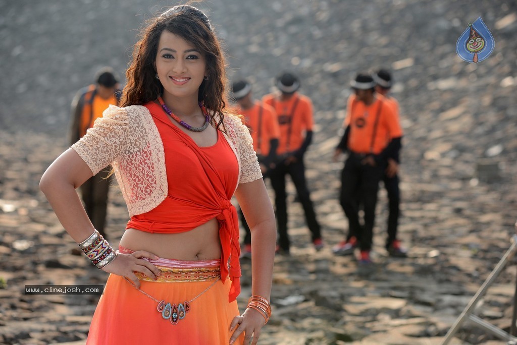 Ester Noronha Hot Pics - 62 / 88 photos