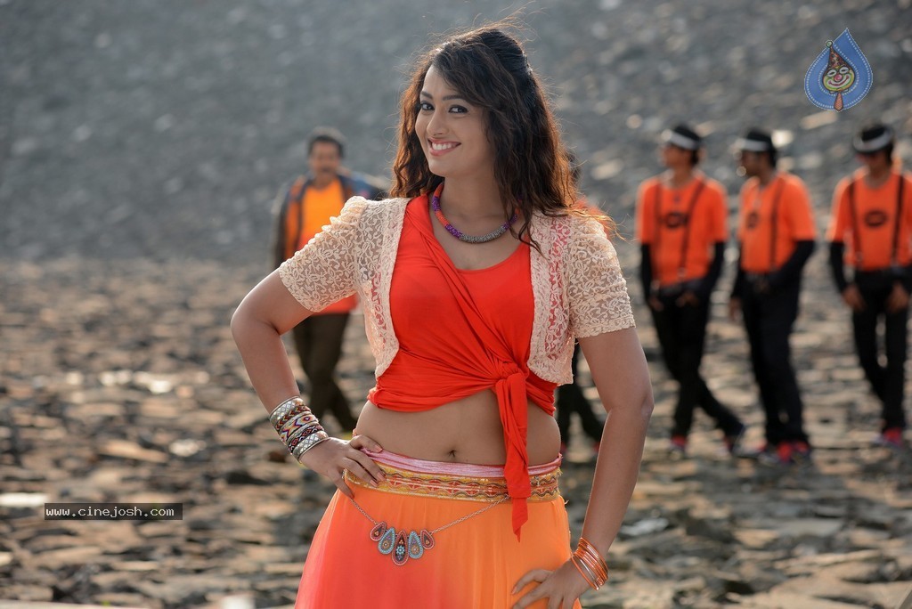 Ester Noronha Hot Pics - 79 / 88 photos