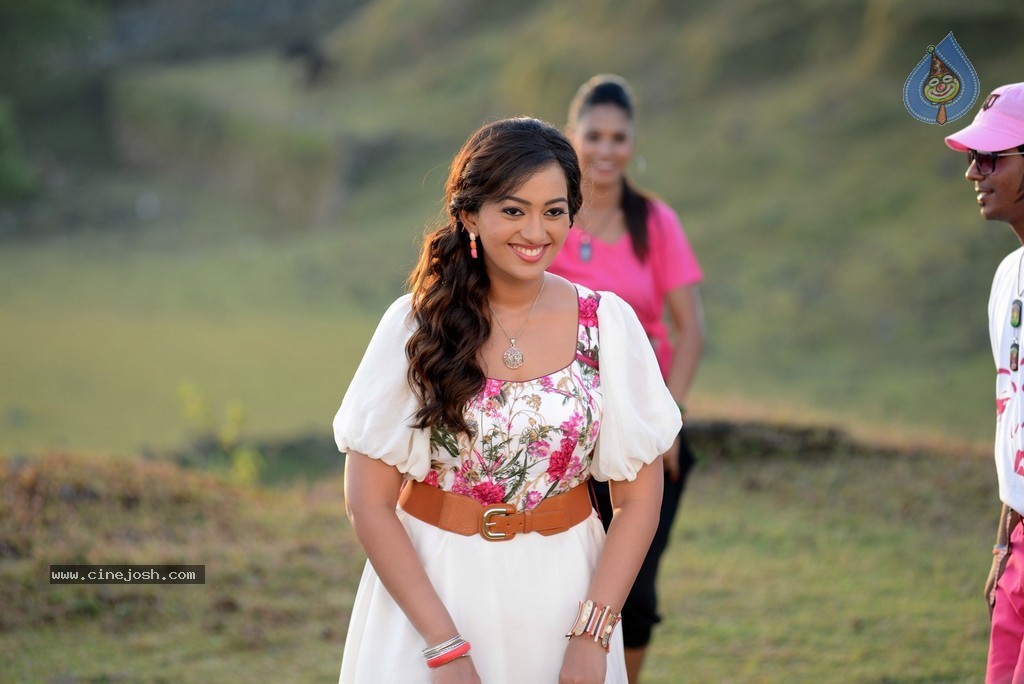 Ester Noronha Hot Pics - 84 / 88 photos