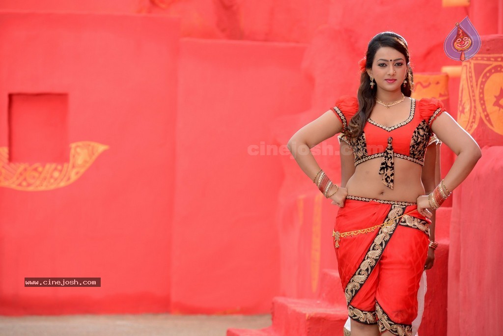 Ester Noronha Images - 26 / 72 photos