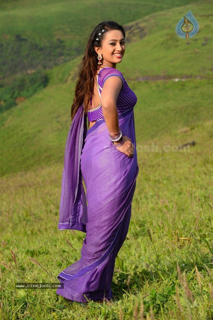 Ester Noronha Images - 30 / 72 photos