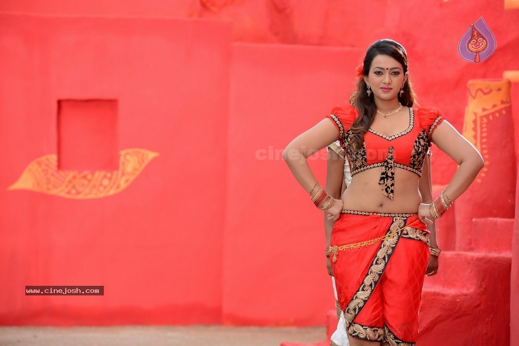 Ester Noronha Images - 33 / 72 photos