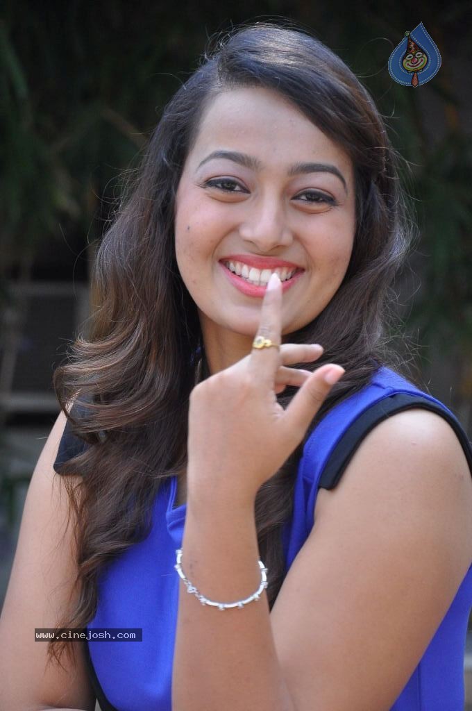 Ester Noronha Latest Gallery - 42 / 113 photos