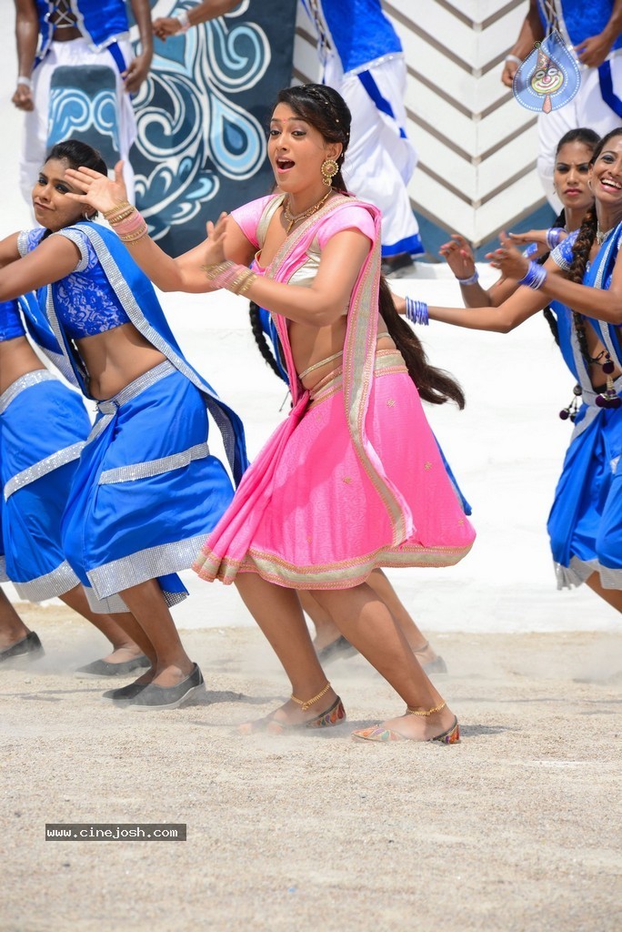 Ester Noronha New Gallery - 43 / 86 photos