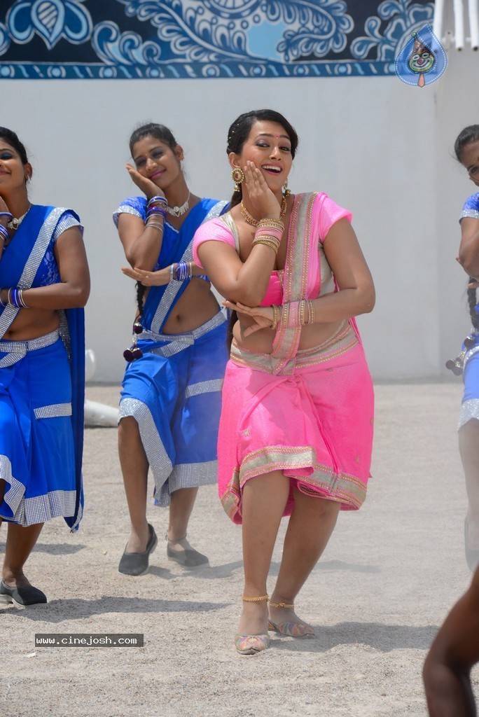 Ester Noronha New Gallery - 66 / 86 photos