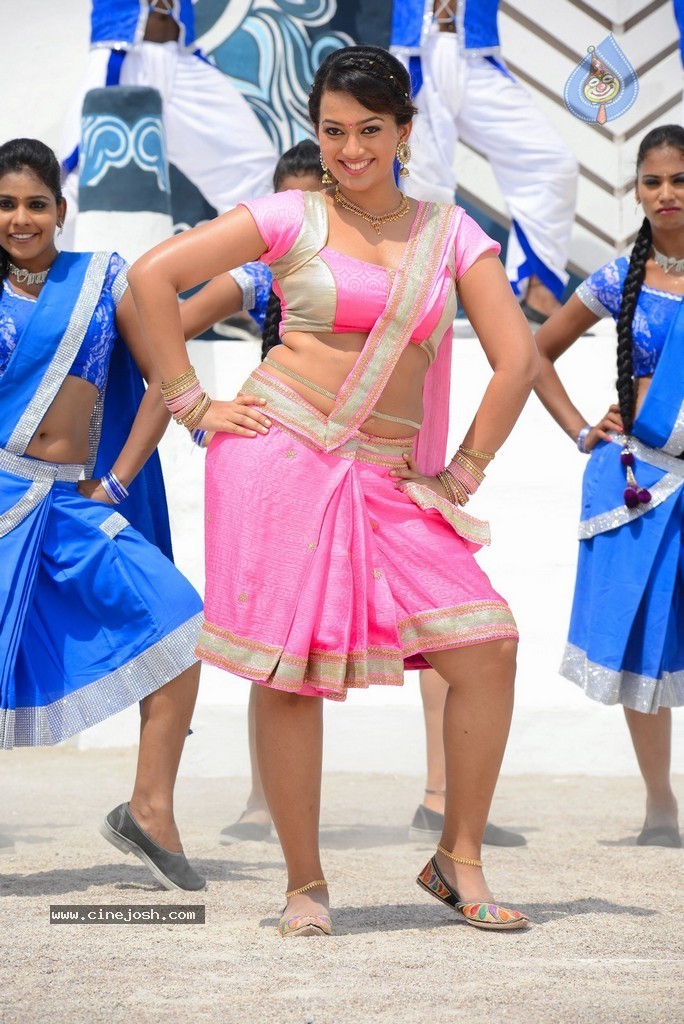 Ester Noronha New Gallery - 74 / 86 photos