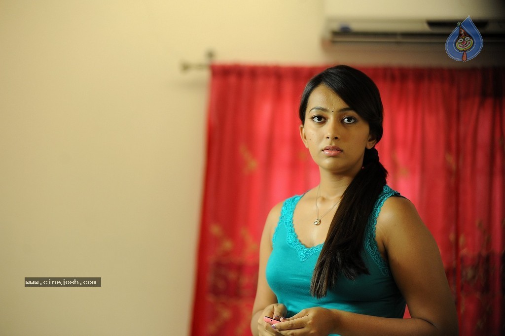 Ester Noronha New Pics - 73 / 75 photos