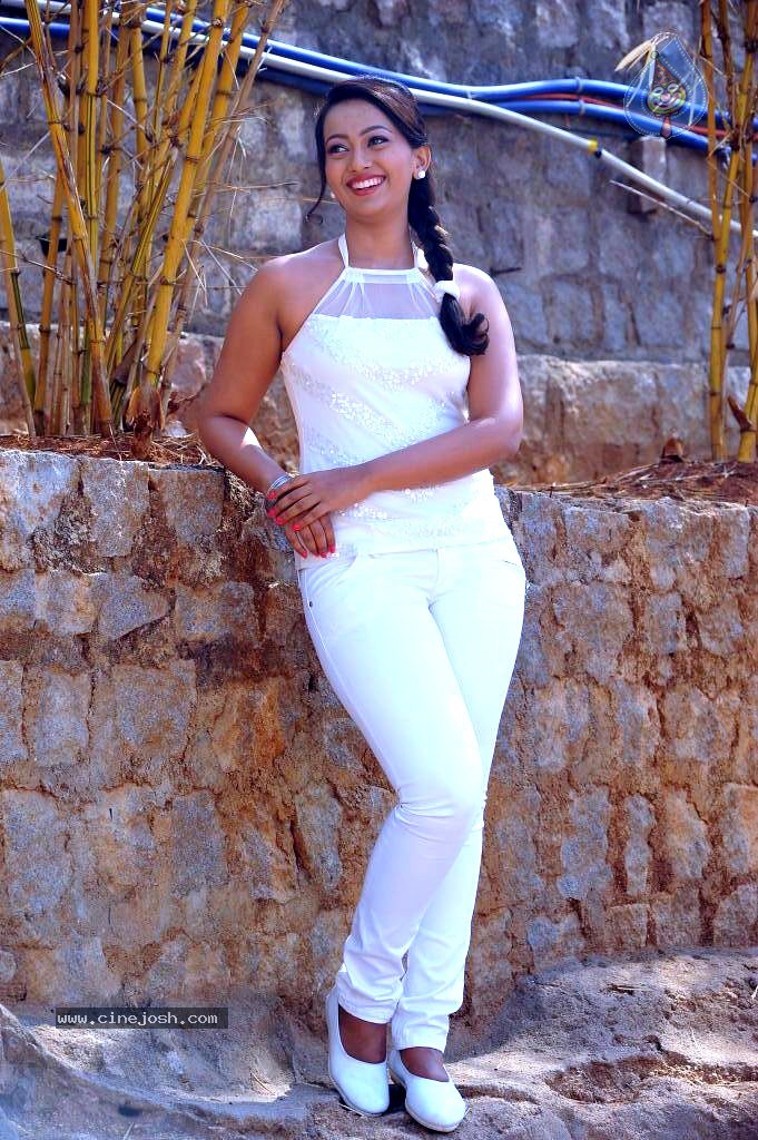 Ester Noronha Photos - 41 / 78 photos