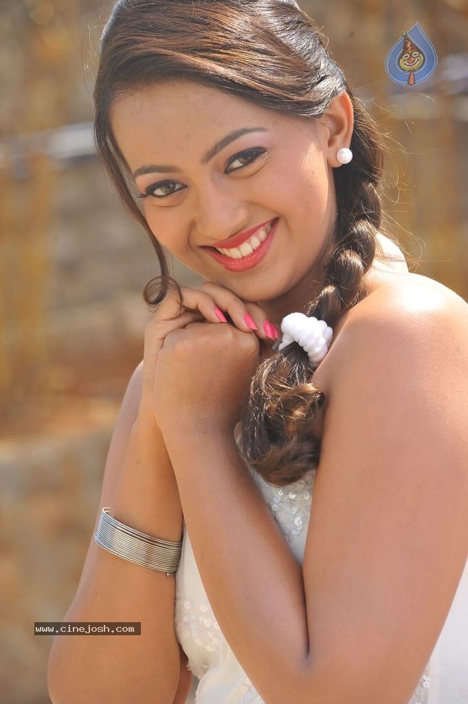 Ester Noronha Photos - 48 / 78 photos