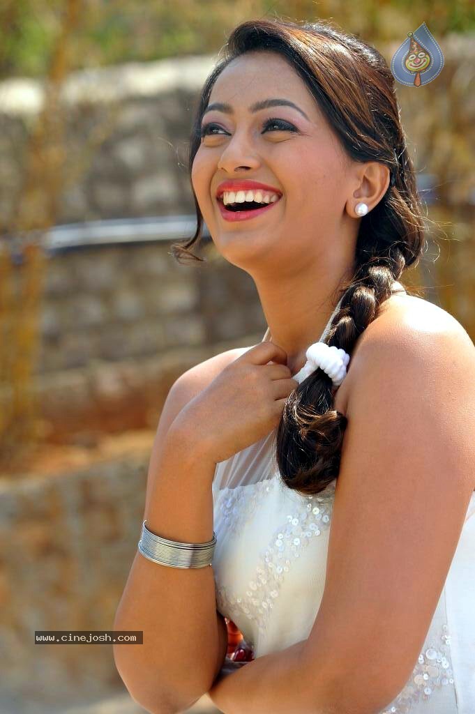 Ester Noronha Photos - 49 / 78 photos