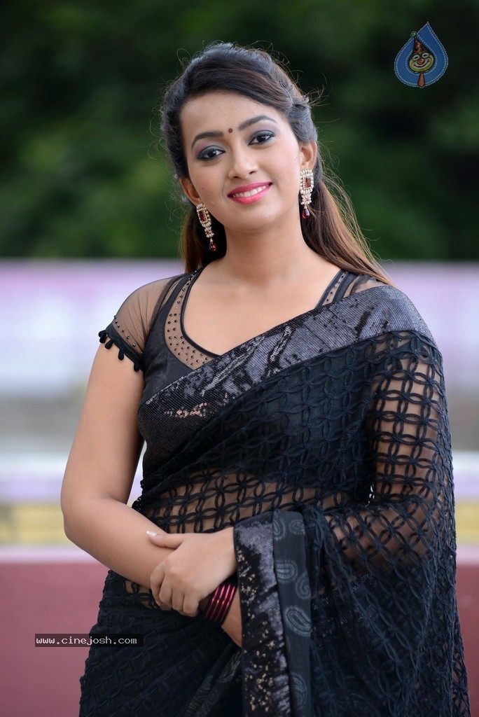 Ester Noronha Stills - 56 / 67 photos