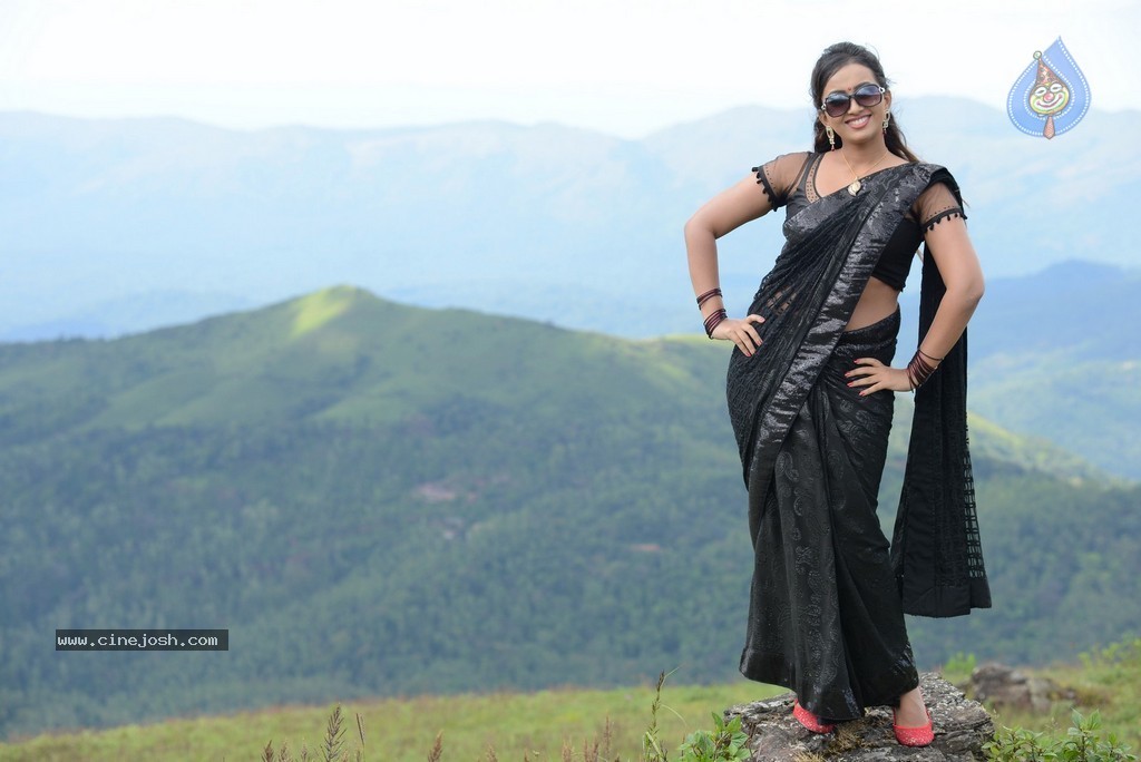 Ester Noronha Stills - 59 / 67 photos