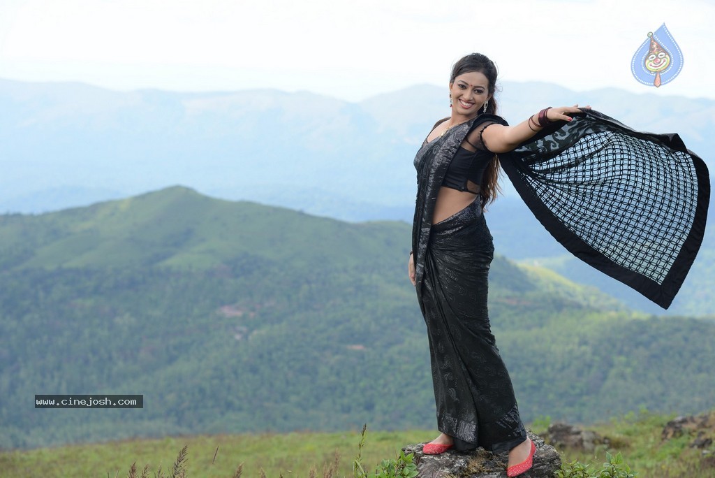 Ester Noronha Stills - 60 / 67 photos