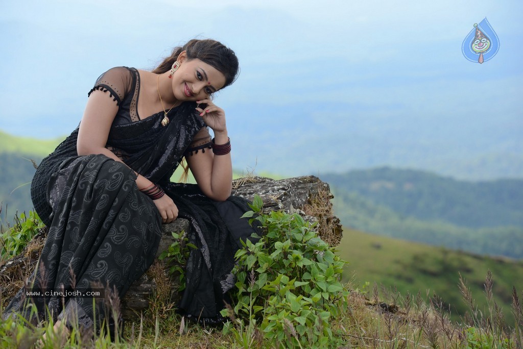 Ester Noronha Stills - 62 / 67 photos