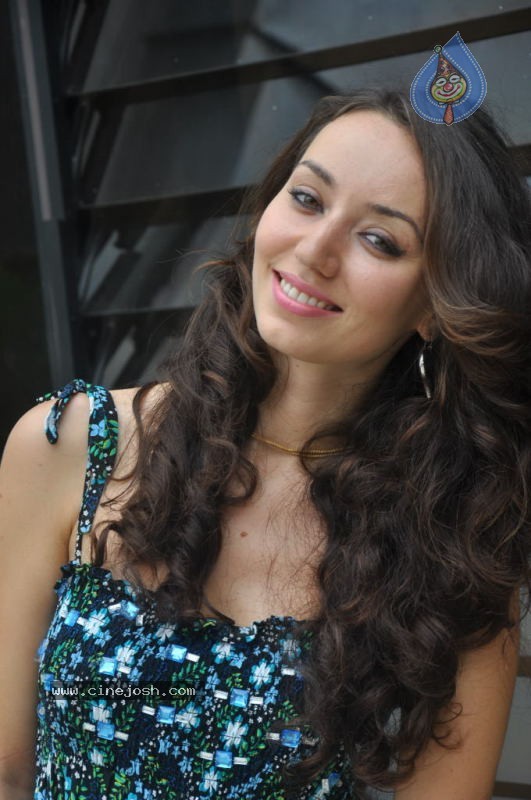 Eyrin Andrea Hot Stills - 46 / 47 photos