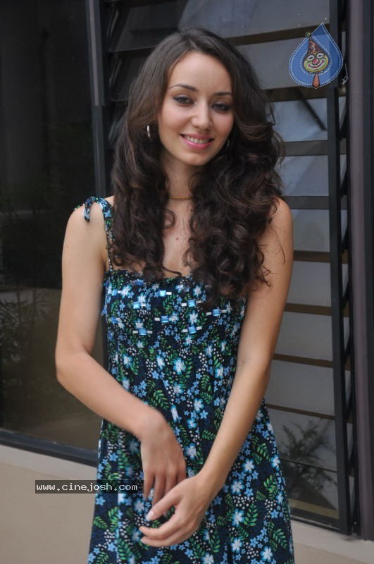 Eyrin Andrea Hot Stills - 47 / 47 photos