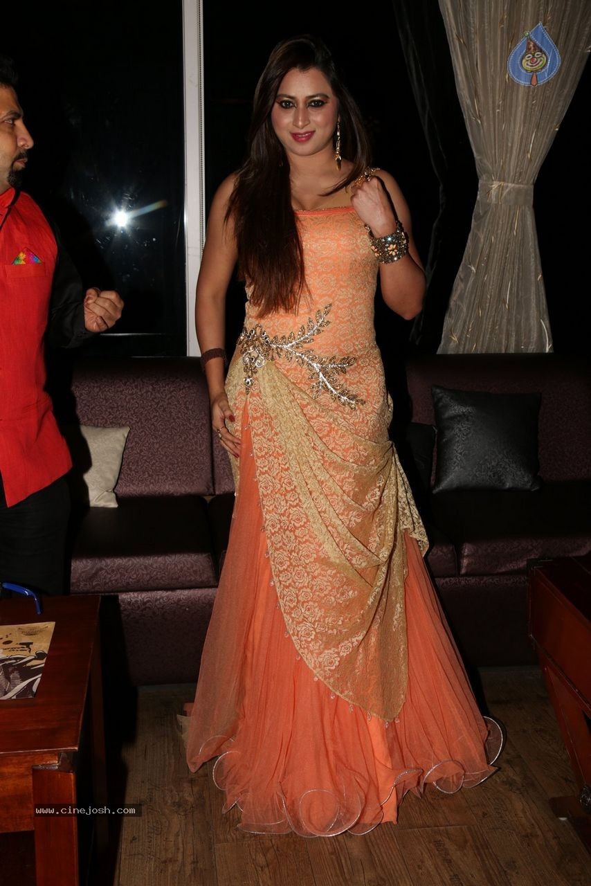 Farah Khan Latest Photos - 12 / 21 photos