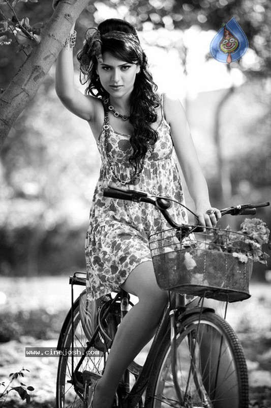 Farah Khan Portfolio Stills - 4 / 45 photos