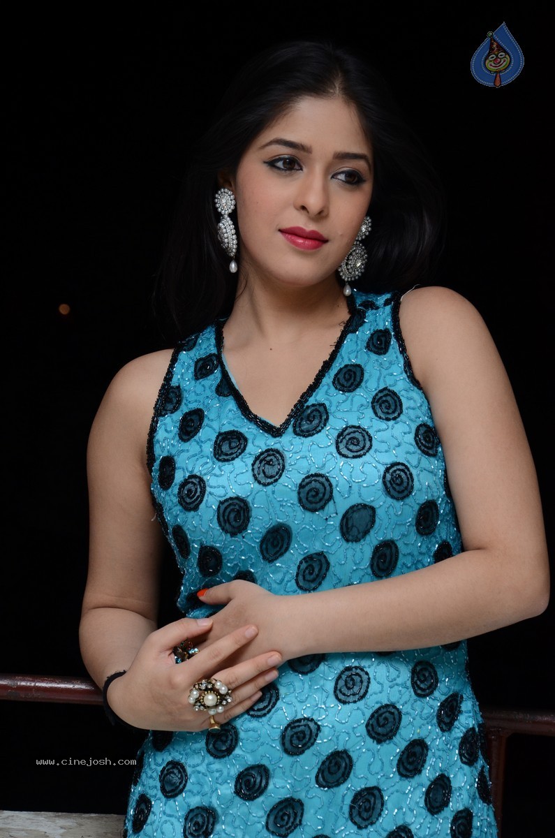 Garima Jain Stills - 9 / 67 photos