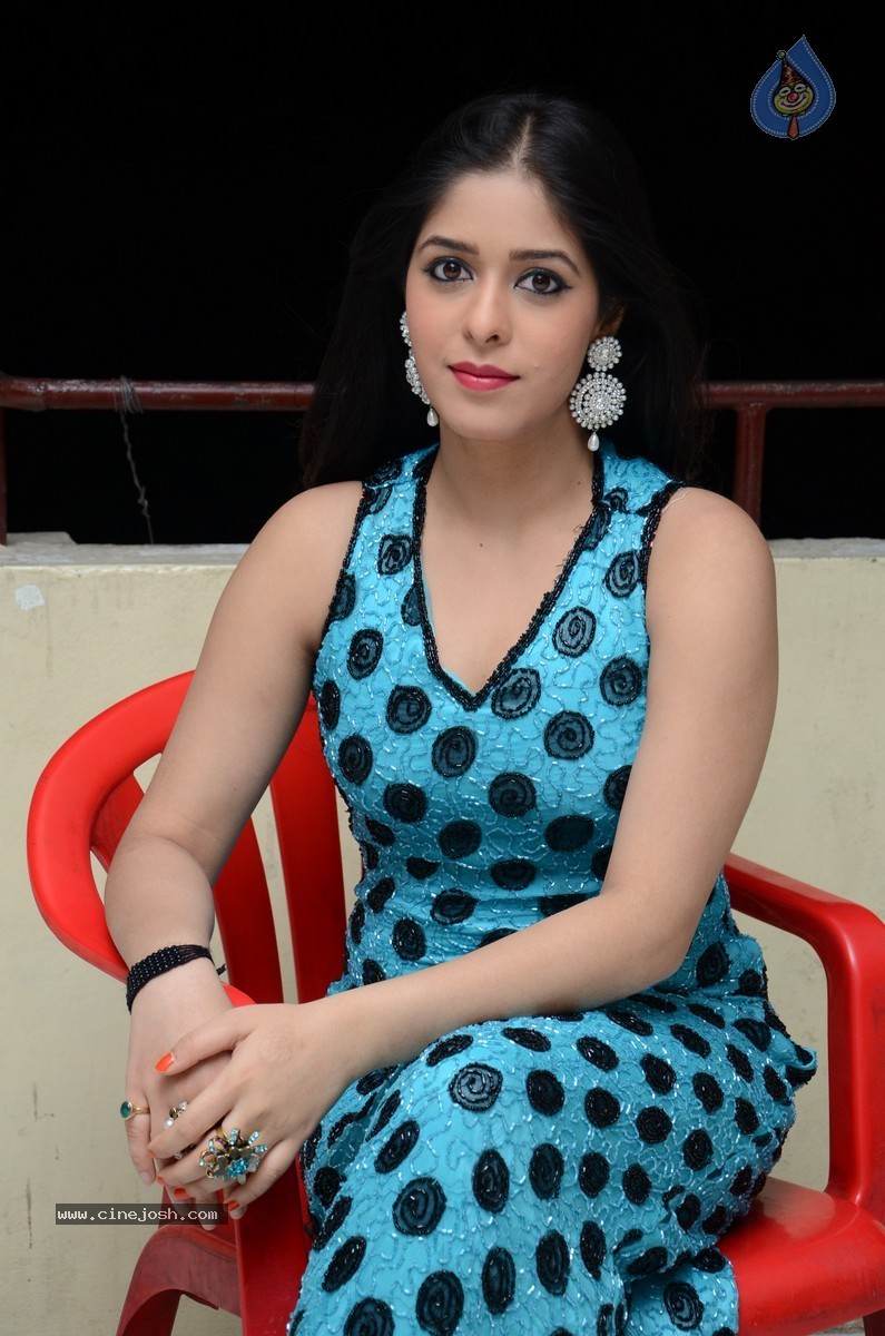 Garima Jain Stills - 61 / 67 photos