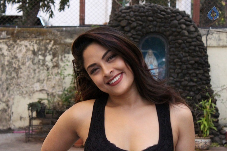 Garima Pandey New Photos - 9 / 16 photos