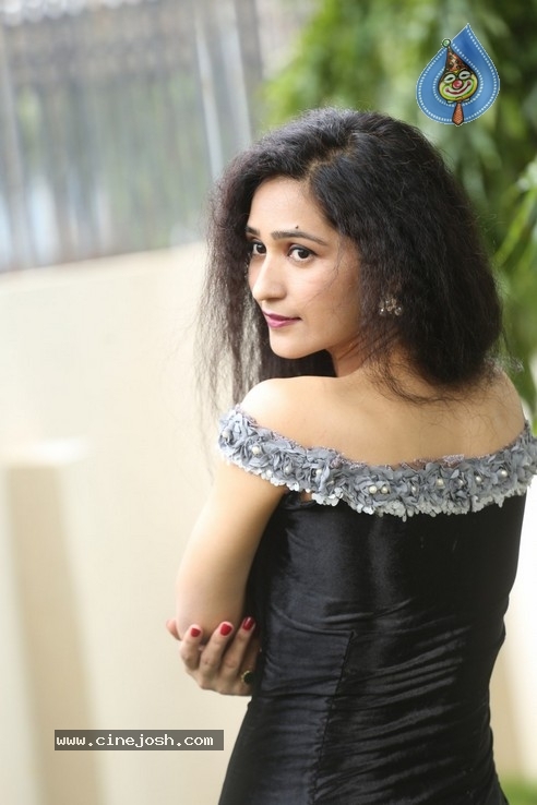 Garima Singh Photos - 4 / 31 photos