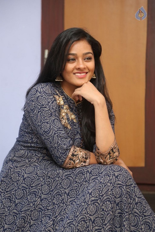 Gayathri New Photos - 6 / 42 photos