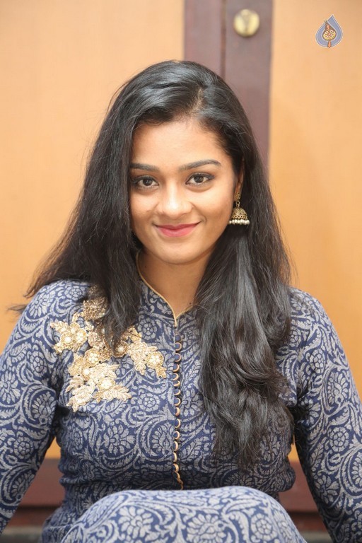 Gayathri New Photos - 31 / 42 photos