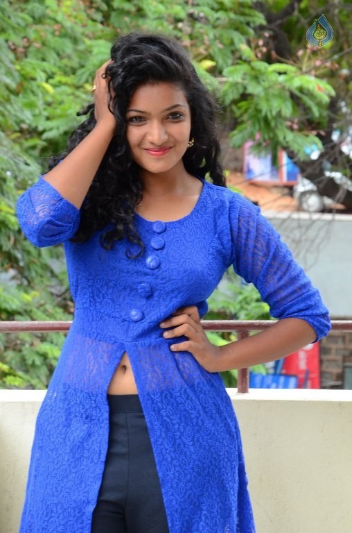 Gayathri New Pics - 4 / 26 photos