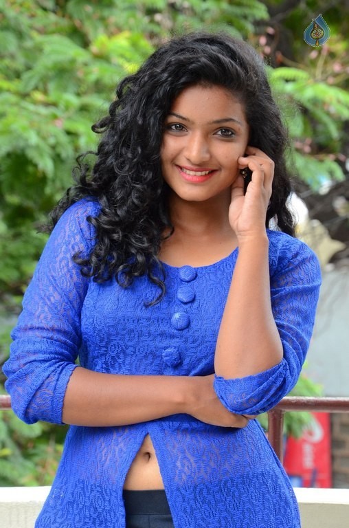 Gayathri New Pics - 15 / 26 photos