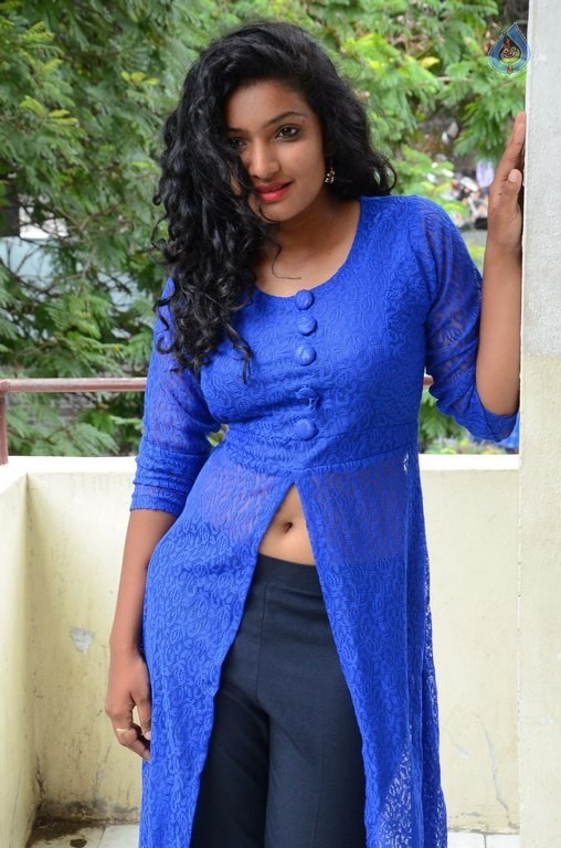 Gayathri New Pics - 21 / 26 photos