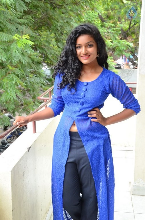 Gayathri New Pics - 26 / 26 photos