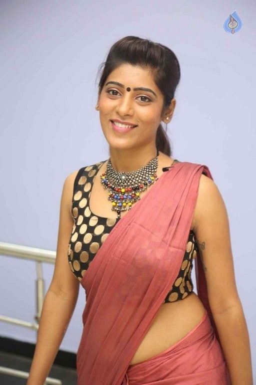 Gayatri Gupta Photos - 21 / 26 photos