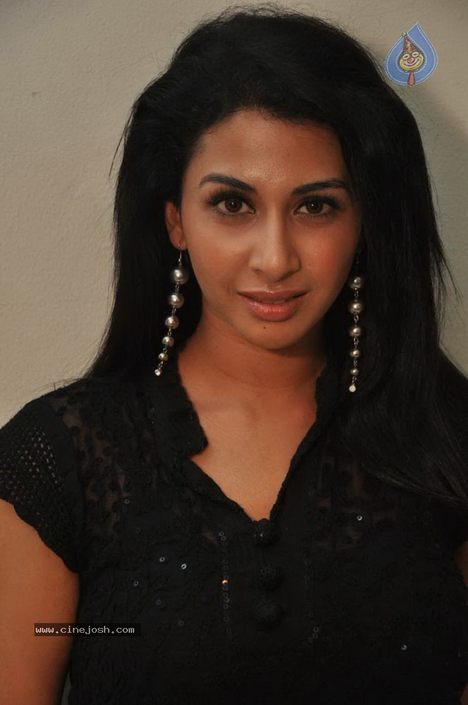 Gayatri Iyer New Stills - 49 / 53 photos