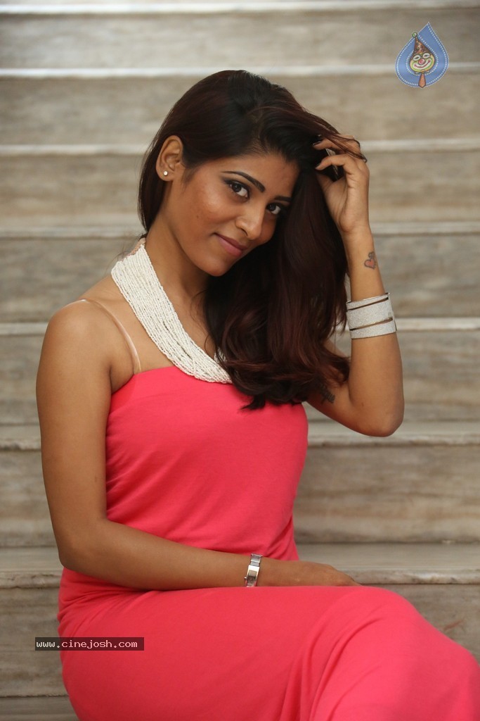 Gayatri New Photos - 41 / 59 photos