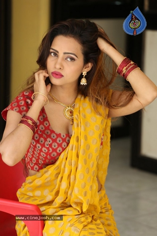 Geetha Shah Photos - 33 / 42 photos