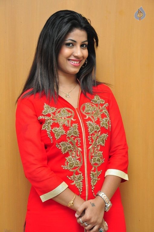 Geethanjali New Photos - 5 / 42 photos
