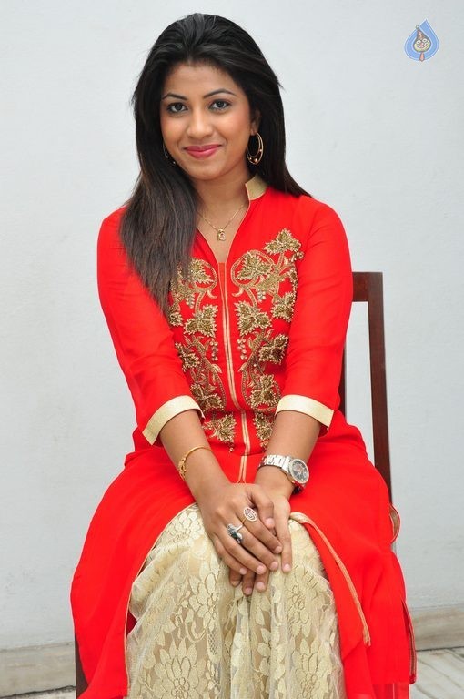 Geethanjali New Photos - 22 / 42 photos