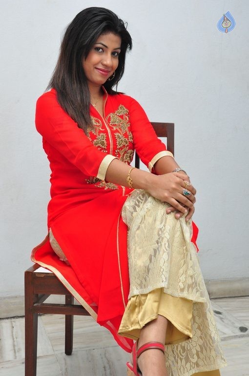 Geethanjali New Photos - 35 / 42 photos