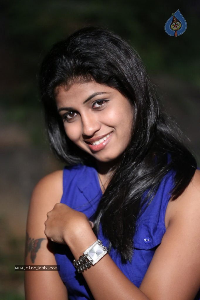 Geethanjali Stills - 8 / 48 photos