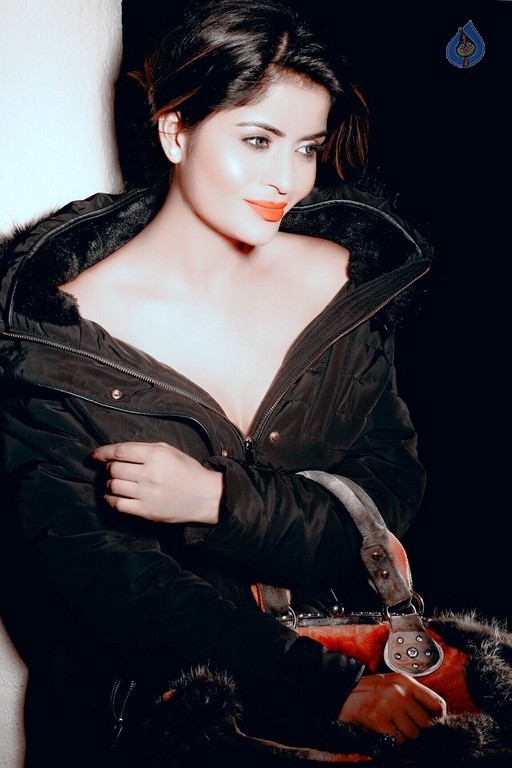 Gehana Vasisth Latest Photos - 10 / 28 photos