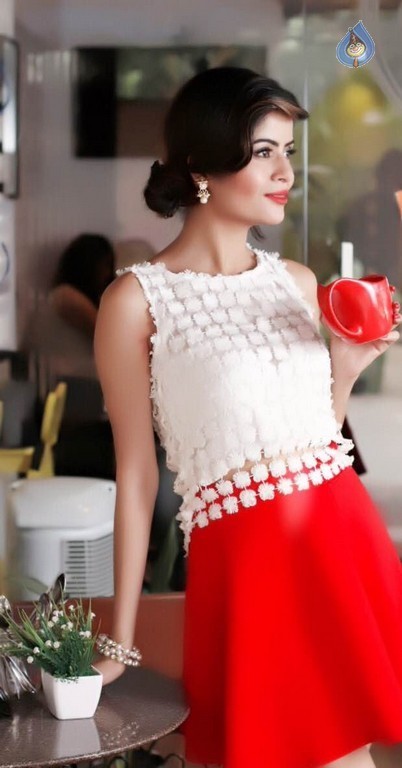 Gehana Vasisth Latest Stills - 16 / 21 photos