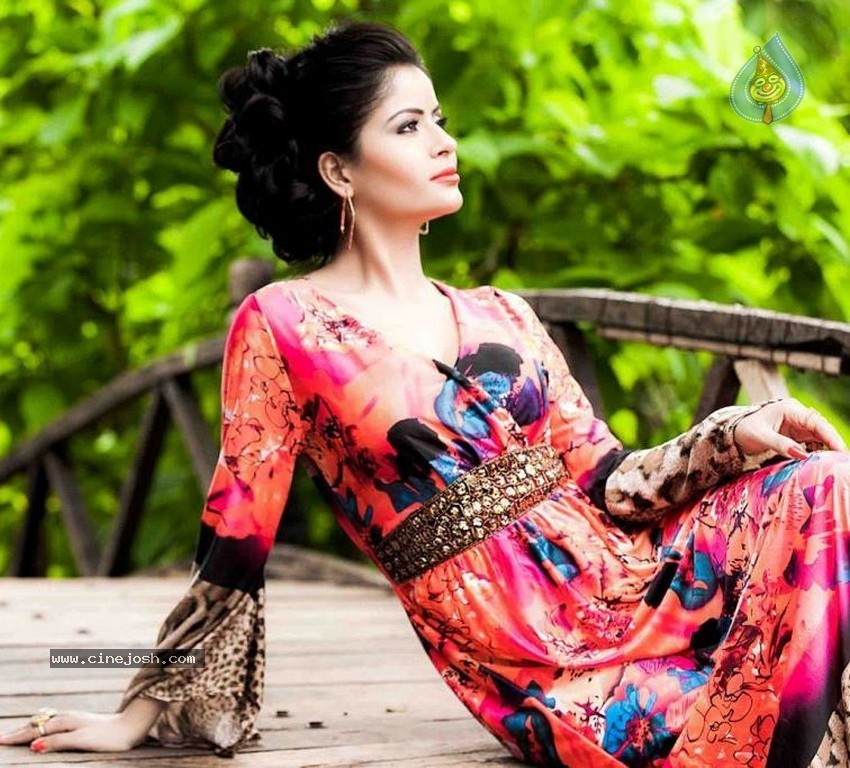 Gehana Vasisth New Pics - 42 / 44 photos