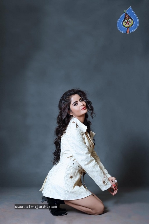 Gehana Vasisth Photoshoot Stills - 31 / 34 photos