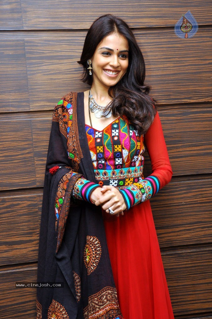 Genelia Latest Stills - 8 / 42 photos