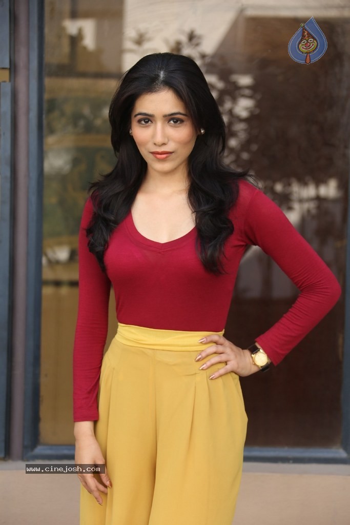 Ghazal Somaiah New Stills - 12 / 188 photos