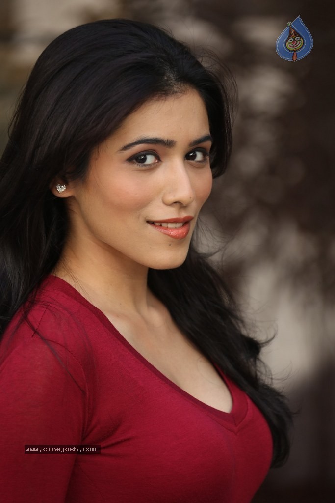 Ghazal Somaiah New Stills - 24 / 188 photos