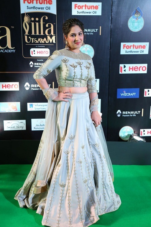 Gowri Munjal New Photos - 39 / 54 photos