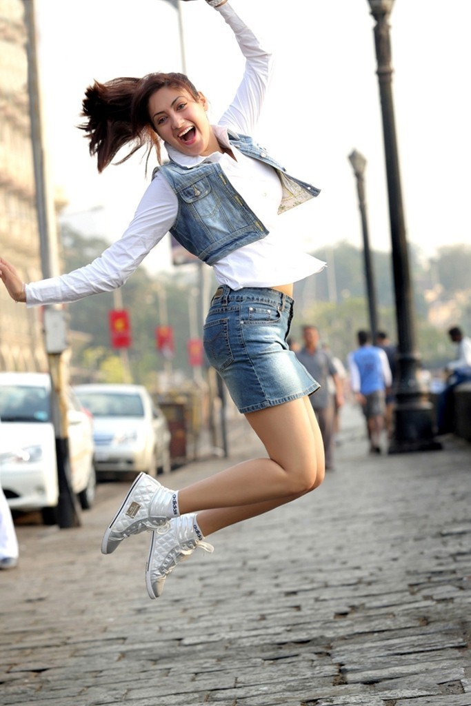 Gurleen Chopra Stills - 1 / 14 photos