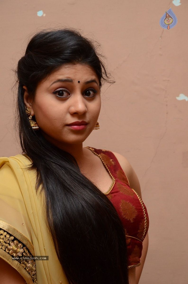 Hamida Latest Photos - 19 / 45 photos